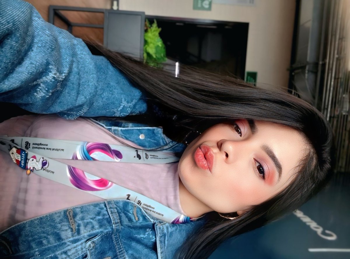 Cara de que entro a las 5am 🙂‍↔️