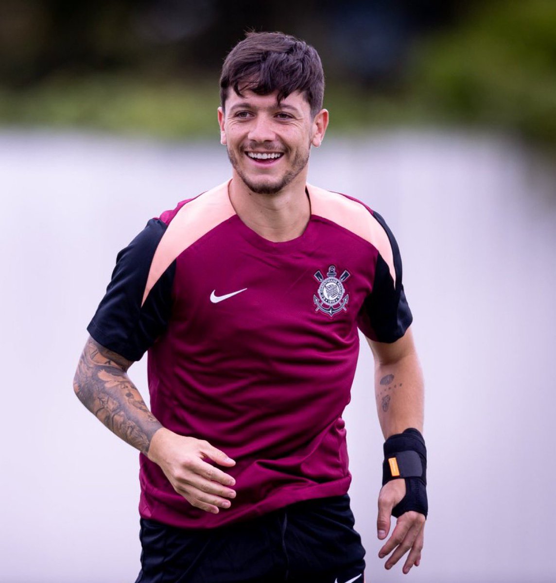 خضع رودريغو غارو لعملية جراحية في معصمه الأيسر اليوم لتصحيح كسر في عظم الزورقي تعرض له في نهائي كأس البرازيل ضد فاسكو