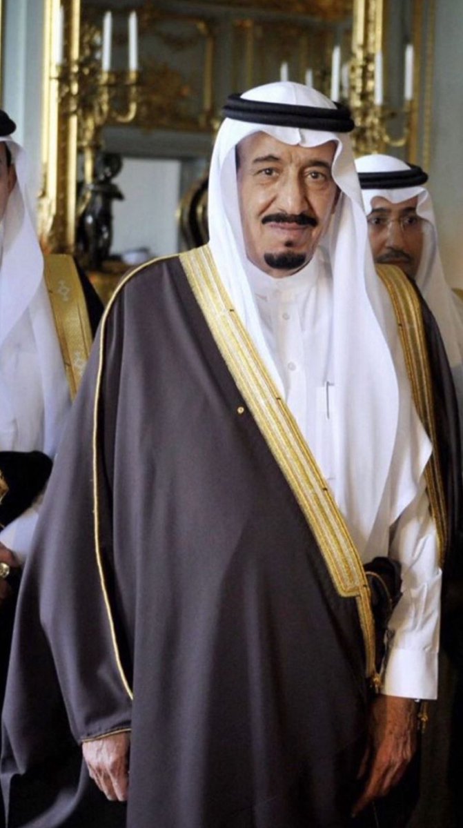 وقت الفزع لا اعتلت فيه الأصوات
  صاحوا لرد الحق يا سلمان وينك

لا قمت قامت معك جميع الحكومات
 ما تفزع الا للعدل خابرينك 

هذي الجزيرة في ذرى عدلك تبات
  من فضل خيرك متّع الله سنينك

تاريخ ما يمديني أرويه بأبيات
من خلقتك والطيب دايم قرينك

#الملك_سلمان