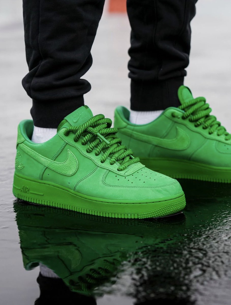 dadeasskickz's tweet photo. 🦆💚FIRST LOOK at the Oregon x Air Force 1 Low “Apple Green PE 👨🏽‍🍳👁️🦇 https://t.co/Fp5svwUBE1