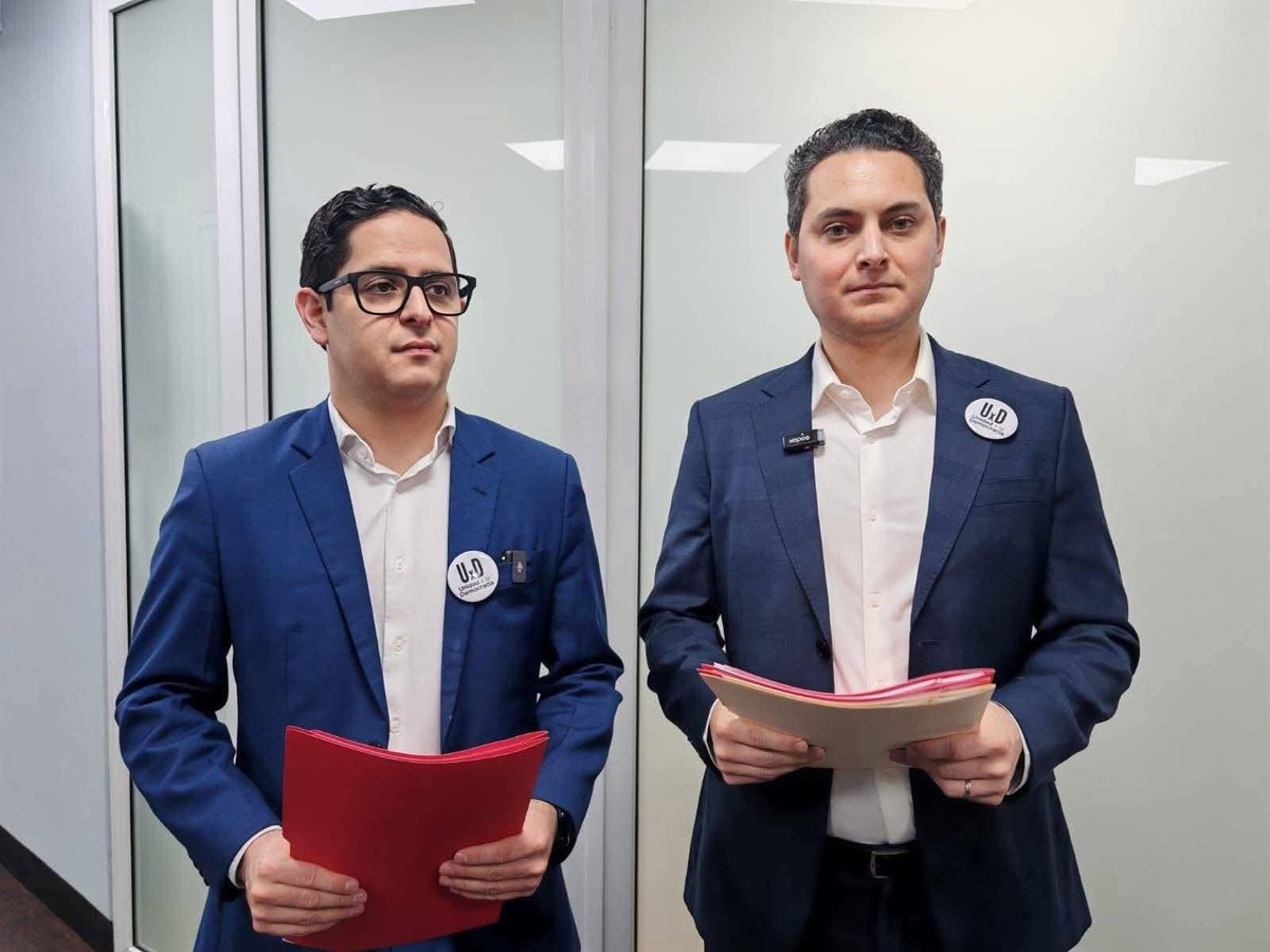 Solo los vendidos, corruptos, y los y procorrupto hijos del sistema piensan votar por la Planilla 5 de Mynor Moto, Walter Mazariegos, Nester Vásquez y la Consuelo Porras. 

#DerechaCorrupta

El 13 de enero todos por la planilla #4 🇬🇹 ✊ 👊 🚩