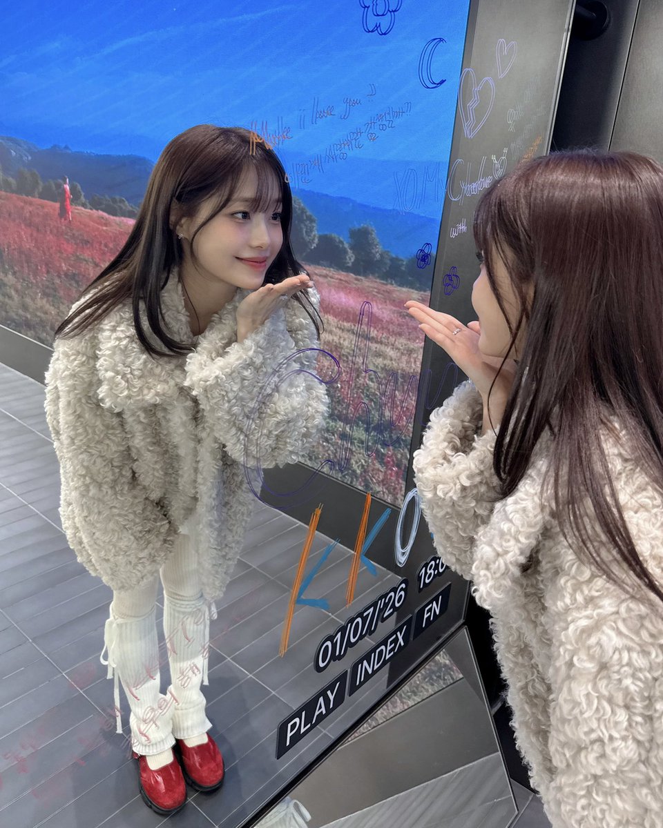 chuu_atrp's tweet image. [📸]
CHUU The First Album [XO, My Cyberlove]
OLIVEYOUNG POP-UP STORE에서 만나요🙅🏻‍♀️🙆🏻‍♀️💙

🗓️1월 6일 18:00 - 1월 12일 22:30
📍올리브영 명동역점(서울 중구 퇴계로 115)
🔗weverse.io/chuu/notice/32…

#CHUU #츄 #XOMyCyberlove