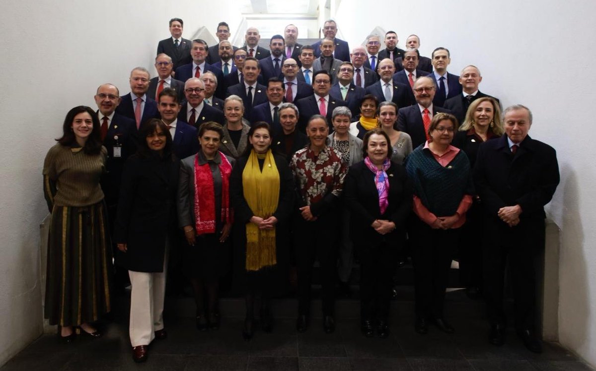 📸 Durante la XXXVII Reunión de Titulares de Embajadas y Consulados 2026 que encabezó el canciller Juan Ramón de la Fuente, la subsecretaria de Relaciones Exteriores, embajadora María Teresa Mercado (<a href="/mtmercado2002/">María Teresa Mercado</a>), presidió el panel regional con titulares de representaciones en