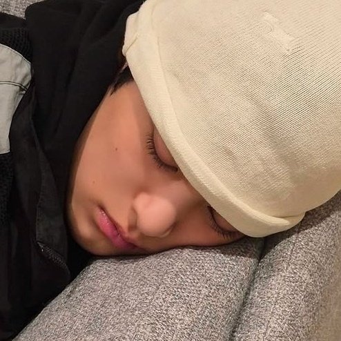 keonholds's tweet image. 