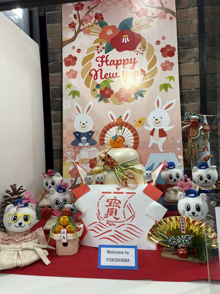 MNashino's tweet photo. 今日のキャティ
まだお正月バージョンだったのでパシャリ
可愛い♡
#Caty 
#キャティ https://t.co/CCsTXOsNQ8