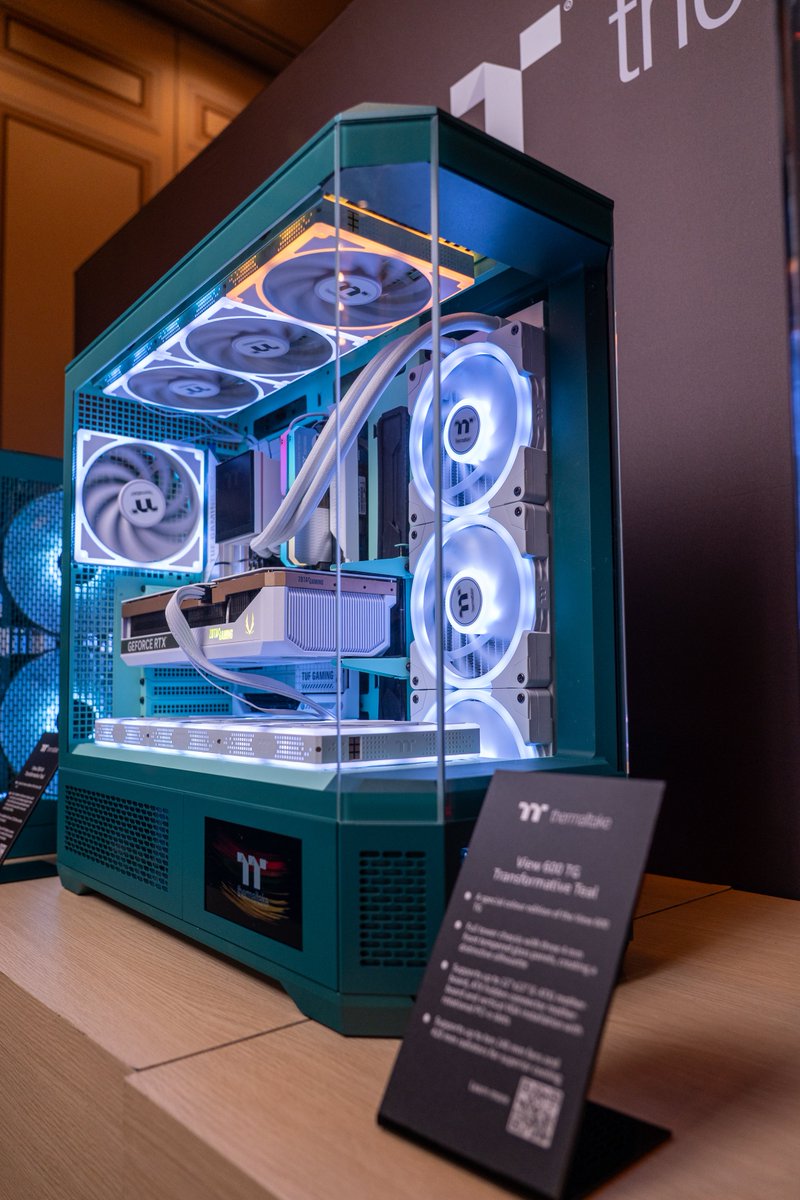 ThermaltakeInc's tweet photo. Transformative Teal arrives at CES 💠 A new color for 2026 on The Tower 600 • View 600 TG • View 390 Air!!!

Bold color. Clean builds.

#Thermaltake #pcgaming #ces2026 #gamingcouple #pcbuild #TransformativeTeal #TheTower600 #View600TG #View390Air https://t.co/QfplzLZ6Qb