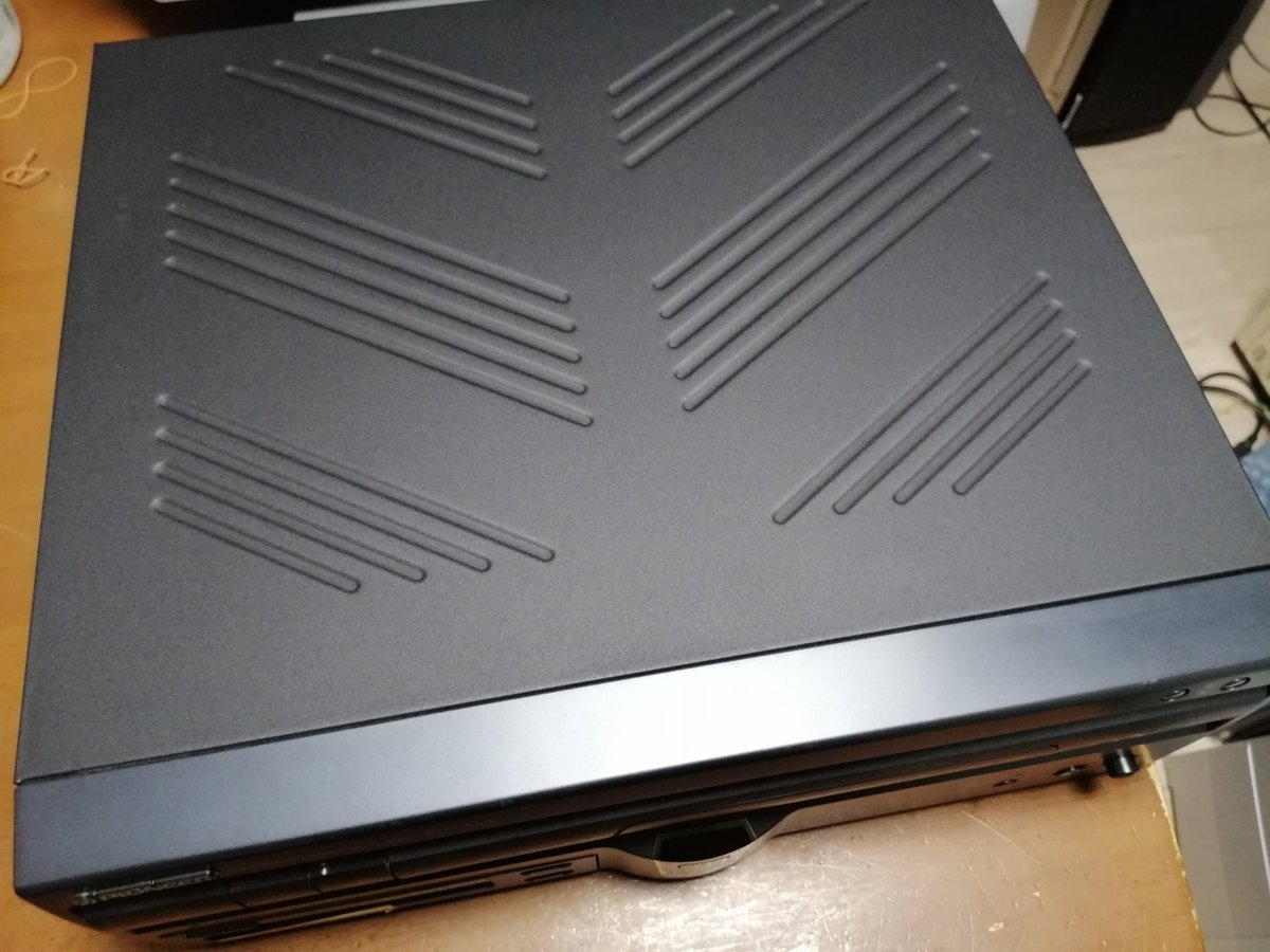 sayama_com's tweet photo. ディスクを全く読み込まないレーザーアクティブ（CLD-A100）を修理させて頂きました。複数の基板が悪くなっていましたので修理は大変でした。併せてレーザーピックアップも不良だったので交換しました。

#レーザーアクティブ
#レーザーアクティブ修理
#レトロゲーム修理
#サヤマコム https://t.co/zMuv5l4Tcw