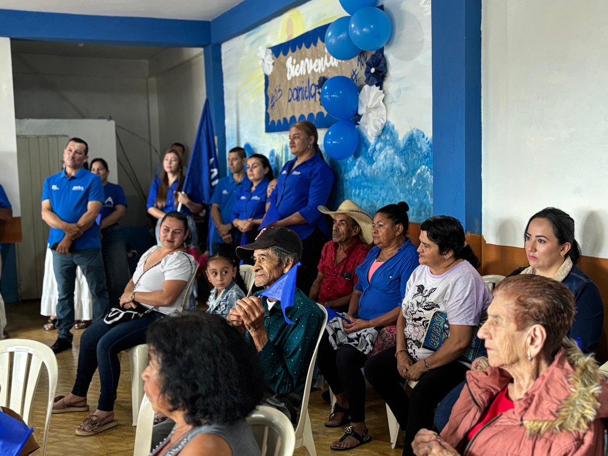 Samaria nos recibió con sonrisas, diálogo y esperanza.
Seguimos recorriendo cada rincón de Caldas, escuchando y caminando con la gente.

#AvancemosPorCaldas #AvancemosPorColombia

<a href="/PartidoMIRA/">Partido MIRA</a>