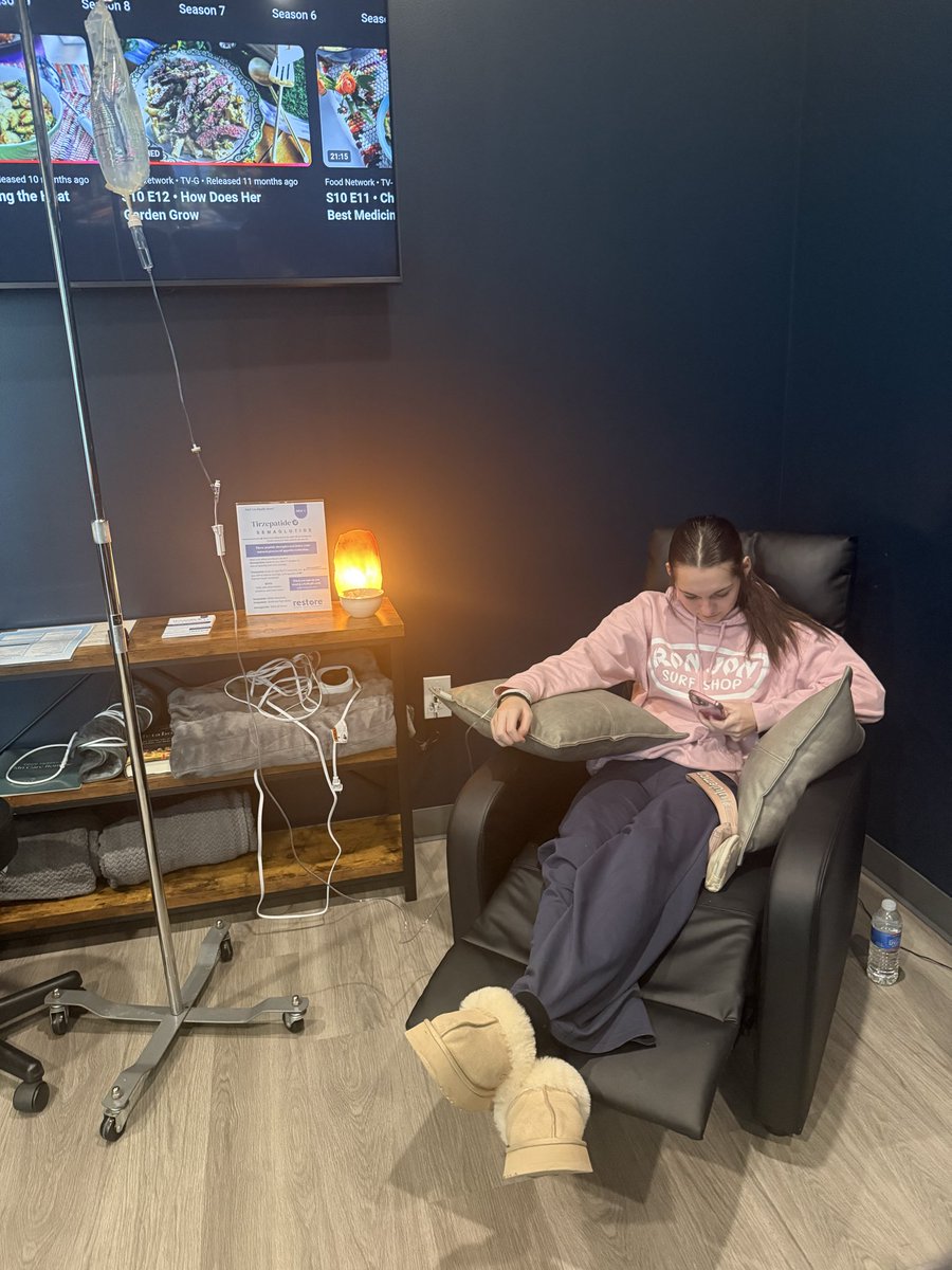holcombl2's tweet photo. It’s been a tough road since Nov 16th! Switching schools due to our move,Recovering from the car accident,PT, 3 different illnesses in a months time, but today she got IV fluids at Restore,a training with Stephen Graves,college visit tomorrow,followed by more basketball Friday.🙏 https://t.co/2ptfjBovGT