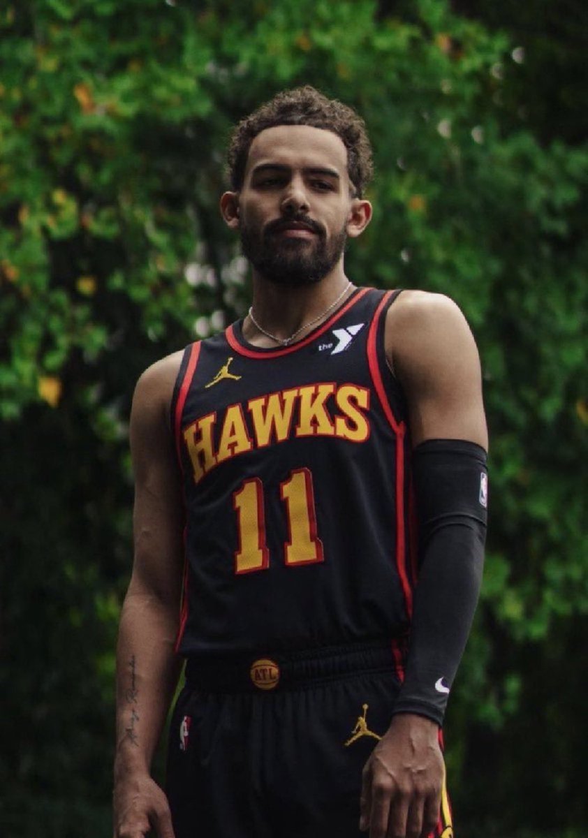 TheHoopCentral's tweet image. TRADE DETAILS:

Wizards receive:
Trae Young

Hawks receive:
CJ McCollum
Corey Kispert

(via @ShamsCharania)