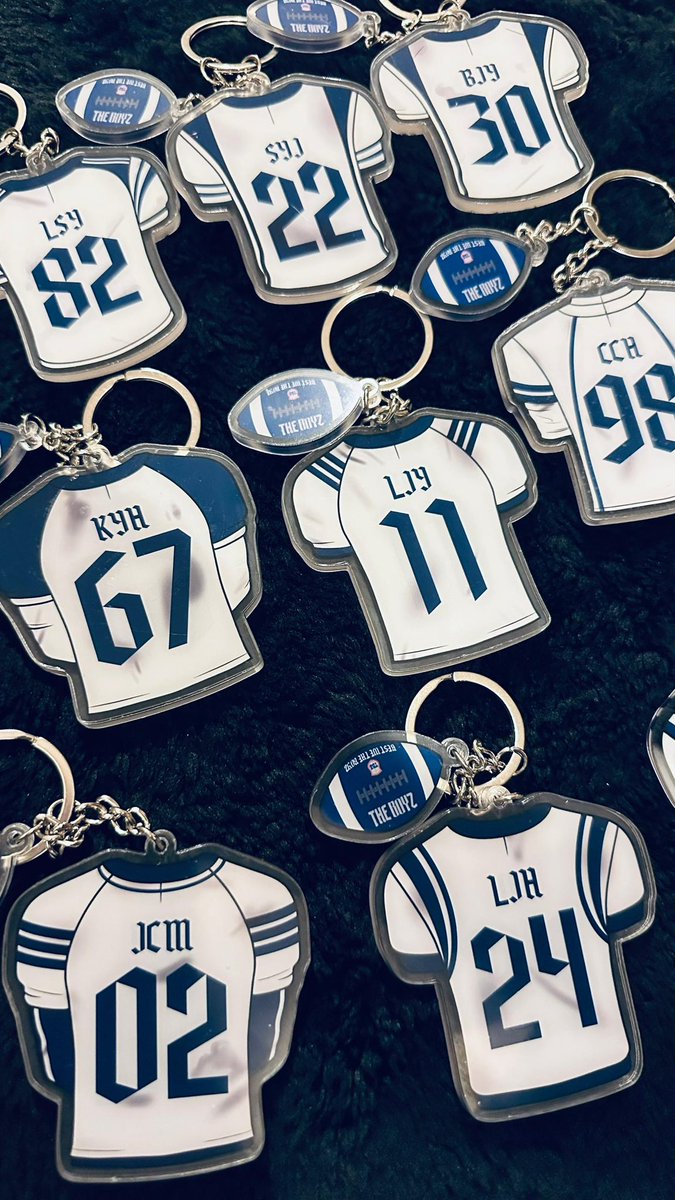 LittleRose_GO's tweet image. [THE BOYZ RUGBY ACRYLIC KEYRING]
‼️ Deadline extended ‼️

💴 Price: RM15/ea
⏰ Deadline: 13th Jan 2026
❄️ Size/Dimensions: Refer pic
📦 ETA: End of Jan

*Overseas GO, please DM (worldwide shipping is available!)

✨ Designed by @farayas 

📥 DM if interested!
