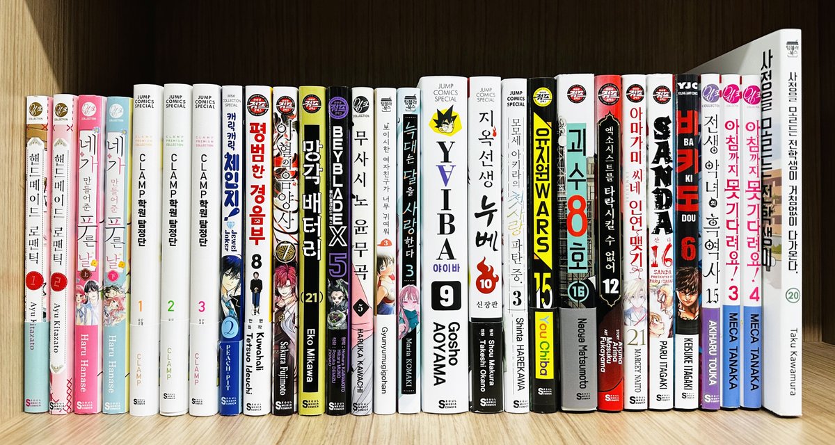 2026년 제1차 #주말에뭐볼까

신년 맞이 만화책은 이걸로 정했다―!! ദ്ദി(*ˊᗜˋ*)

해당 트윗을 RT+팔로우 하신 분들 중 '세 분'께 사진 속 발행작 중에서 원하시는 작품 '세 권'을 드립니다!!

당첨자 발표는 1월 13일 화요일 오후 4시입니다!! 많은 참여 부탁드려요💕