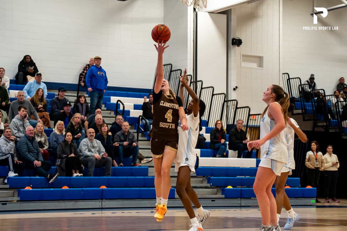 CSouthGBball's tweet image. Congrats to our senior captain @carleyvoce2026 on scoring her 1000th point. She had 29 pts in our road win tonight against. We are so proud of her and know she will have a great future at Lafayette, but she still has one more thing to accomplish before she graduates! #chipchasing