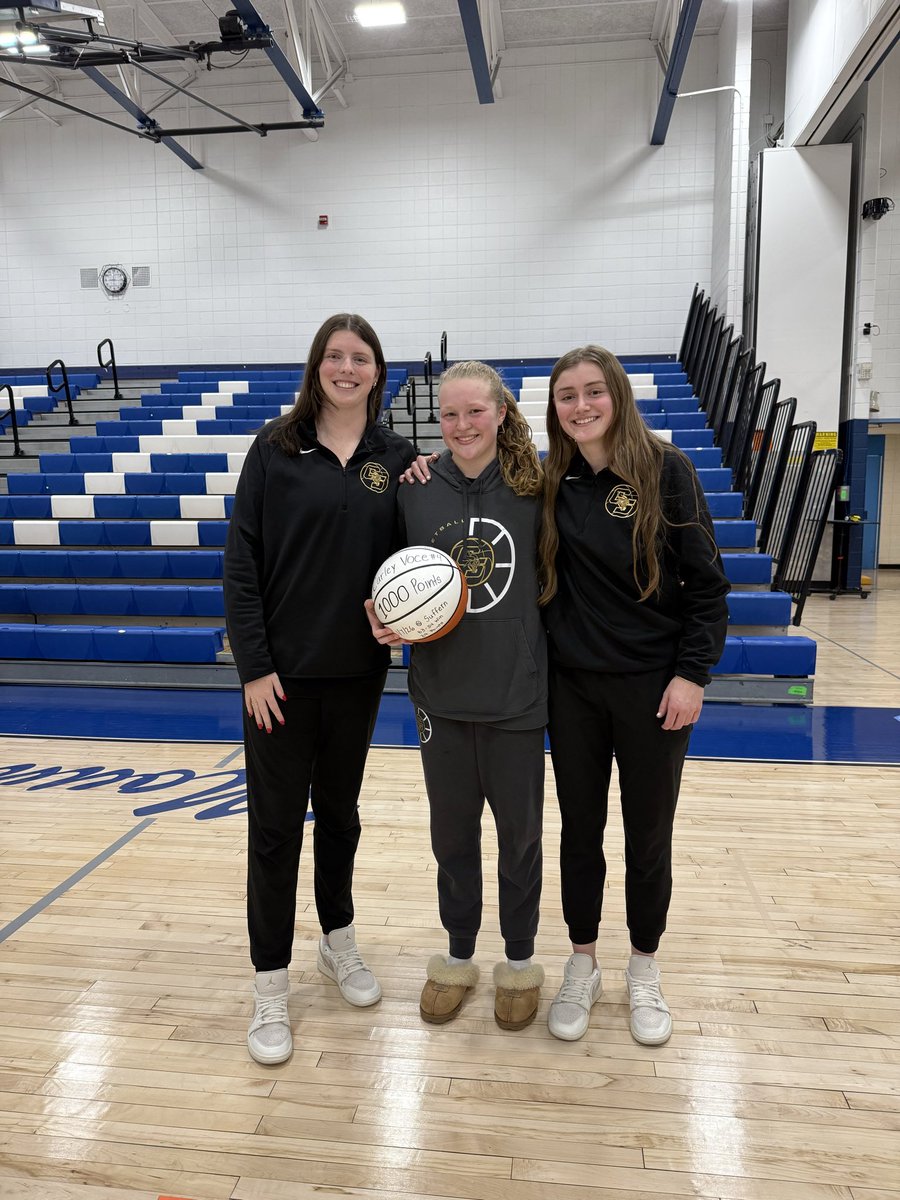 CSouthGBball's tweet image. Congrats to our senior captain @carleyvoce2026 on scoring her 1000th point. She had 29 pts in our road win tonight against. We are so proud of her and know she will have a great future at Lafayette, but she still has one more thing to accomplish before she graduates! #chipchasing