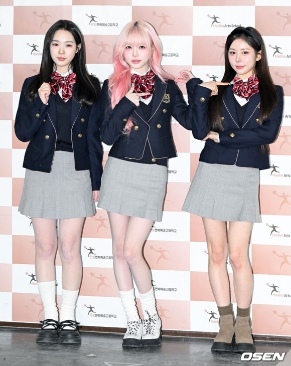 【PHOTO】tripleS ヘリン＆チェウォン＆スミン、ハンリム芸能芸術高校の卒業式に出席
kstyle.com/article.ksn?ar…

#tripleS