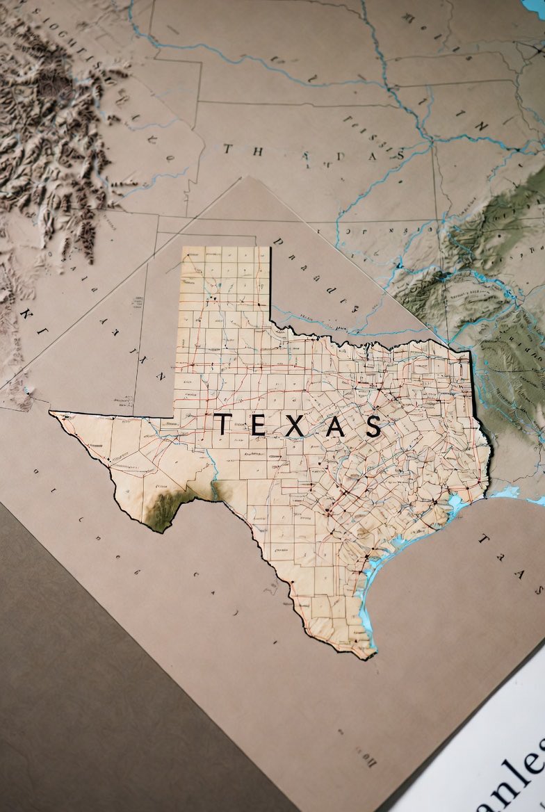 judy08281241's tweet image. "Thankful Tim Walz isn't our governor — we've got the wonderful Greg Abbott! God bless Texas! 🤠❤️ #Thankful #TexasStrong #GregAbbott"