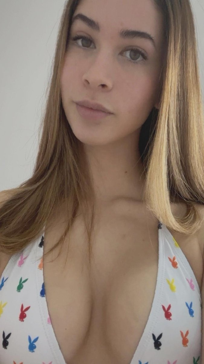 zoe_o744's tweet image. Just me being iconic as usual 💕