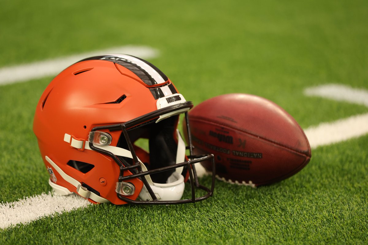 nflrums's tweet image. CRAZY: Aaron Rodgers with his first year with the #Steelers has MORE AFC North division titles than the Cleveland #Browns have in their entire franchise history.