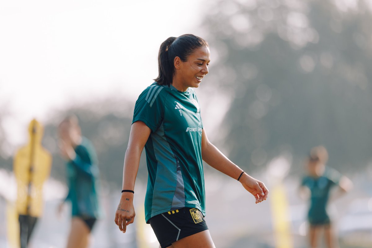 TigresFemenil's tweet photo. ⚽️✨ ¡Mitad de semana trabajando en cancha! https://t.co/rEDvN8leUW