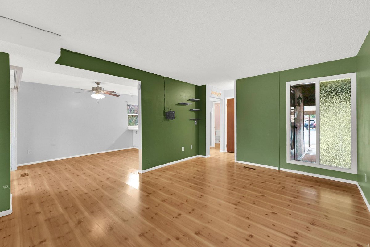 UtahNikki's tweet photo. Listing Address: 1346 MILLCREEK DR #6, Ogden, UT 84404
Listing Price: $270,000
Schedule a showing and request more information here: https://t.co/7ndq2Bk1gd https://t.co/WWGTNNs4EG