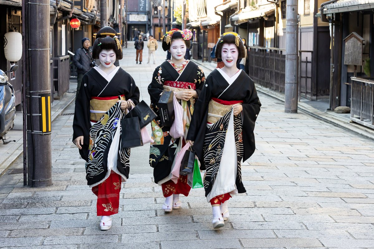 値下☆祇園京都♥オープニング・ピン☆ブラック等5点セット【花街・舞妓】ギター 2026年 あけましておめでとうございます🎍 今年もよろしくお願いいたし