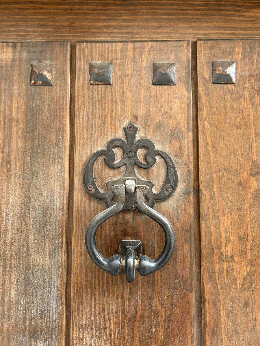 SaveLear's tweet photo. Knock-knock-knockin' on Heaven's door https://t.co/63DwcEwbOa