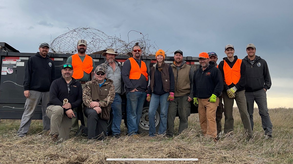 RMEF's tweet image. 🫡Way to go RMEF volunteers and North Dakota Game and Fish staffers! They removed old fencing and dilapidated shacks from a new wildlife management area.➡️rmef.org/media/rmef-vol… #conservingAmericasbiggame #NorthDakota