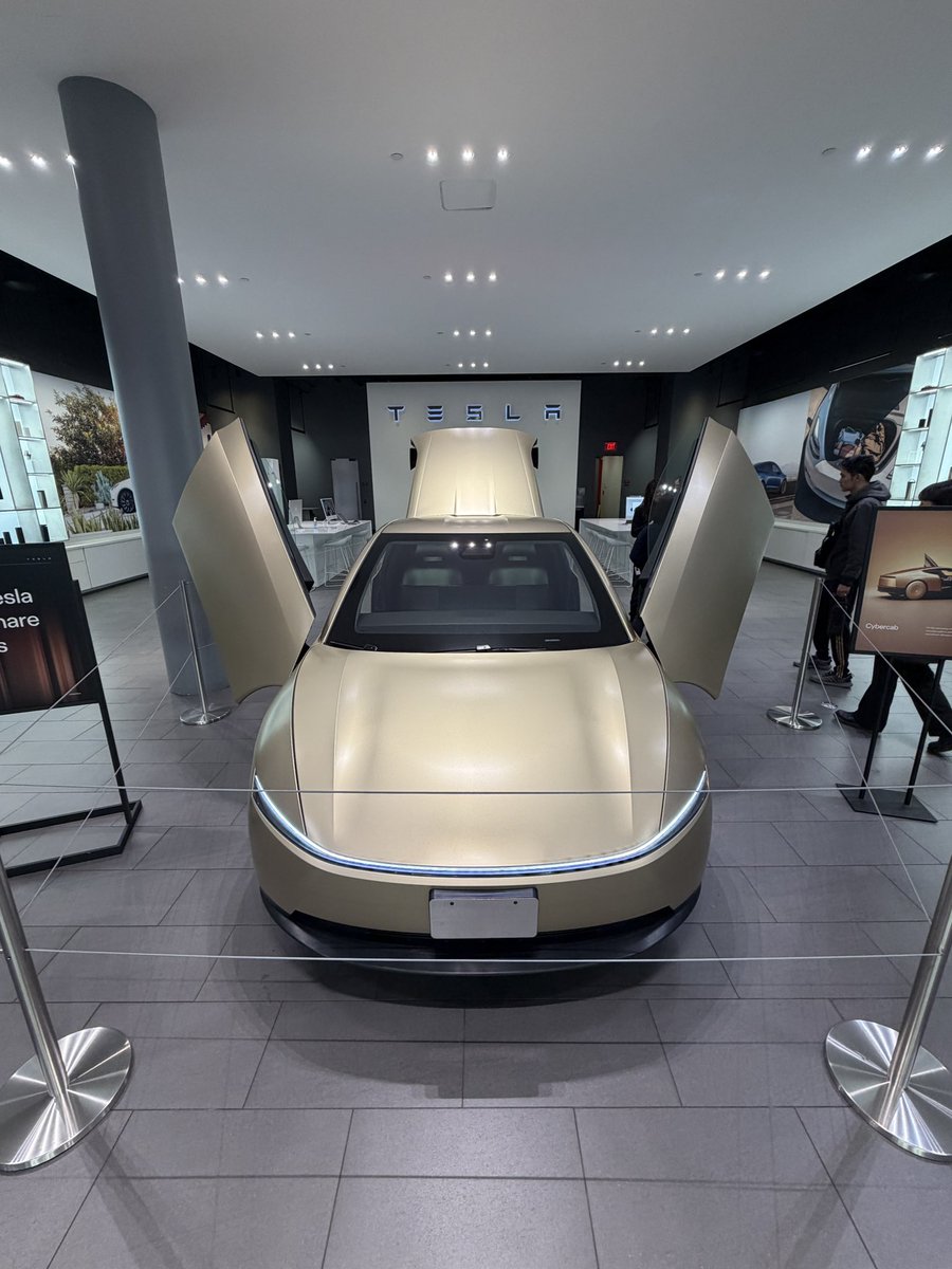 teslaownersSV's tweet image. The future is autonomous