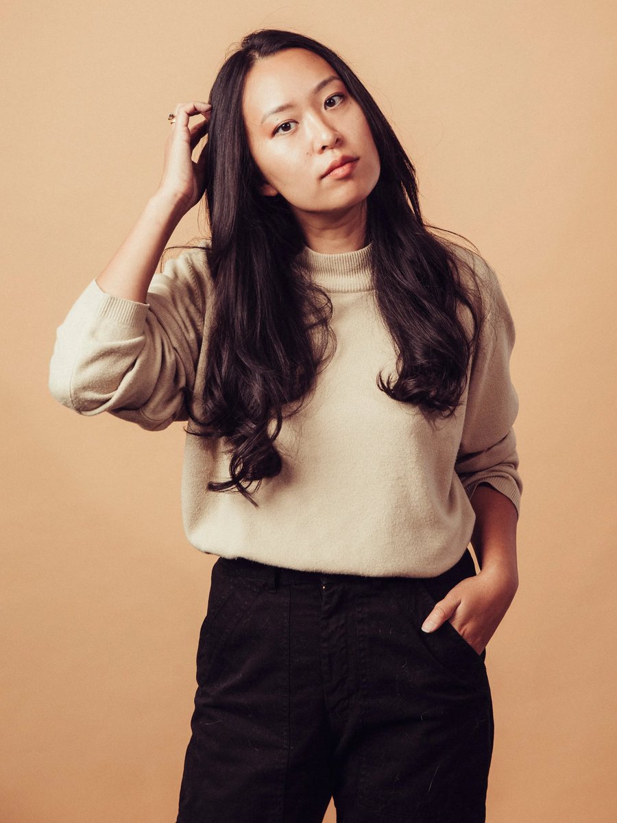 emilyhenryverse's tweet image. Yulin Kuang reveals that “Beach Read” is currently casting!!!

She is set to write and direct the adaptation of Emily Henry’s first romantic comedy novel.