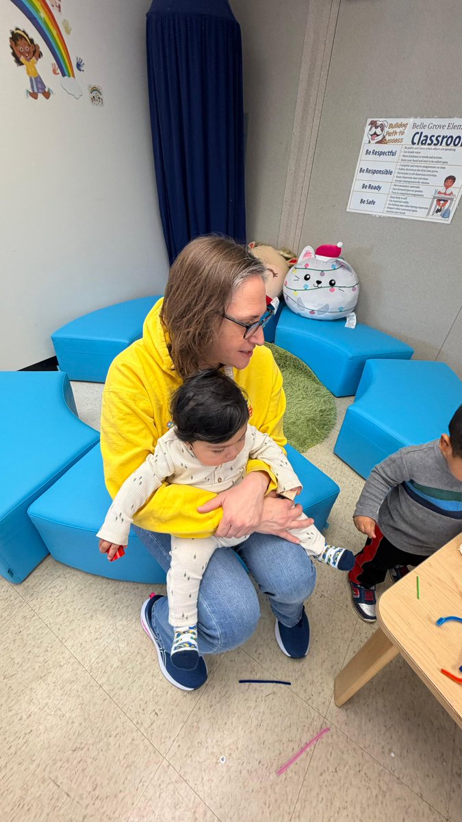 ❄️✨ Back to school for our first Wednesday group of the New Year! We made popsicle snowflakes &amp; play-dough snowmen while building creativity and fine motor skills ⛄🎨 Plus a cute baby pic just because 💕