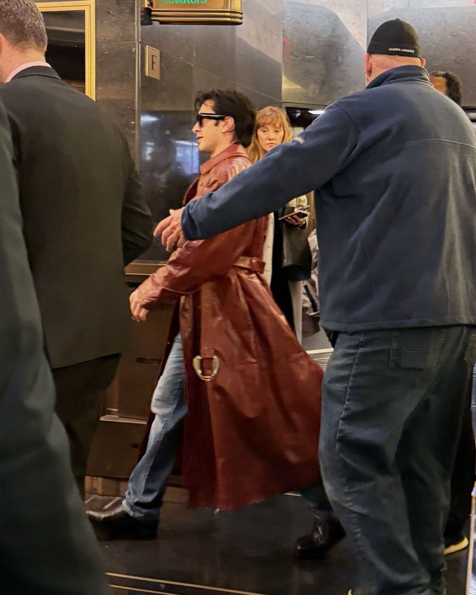 hsbinding's tweet image. o keanu reeves em matrix da nossa geração