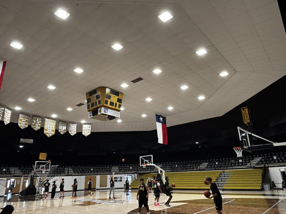 ItalyTXHoops tweet media