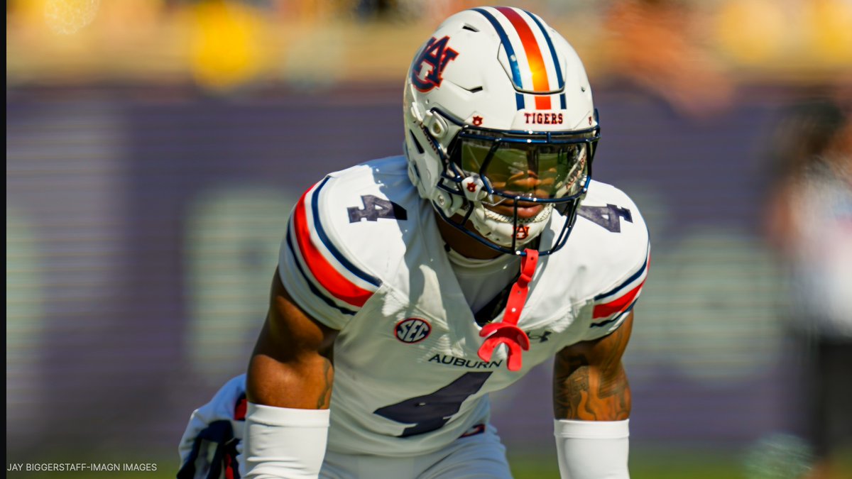 11W's tweet image. One of the Buckeyes’ top cornerback targets, Kayin Lee, has committed to Tennessee over Ohio State.
elevenwarriors.com/ohio-state-foo…