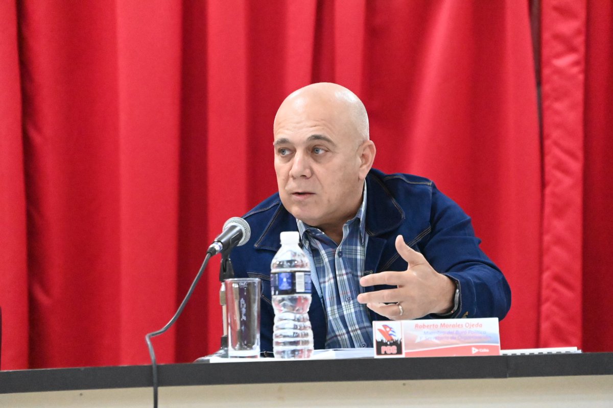 🇨🇺| Este miércoles en la tarde también tuvo lugar el Pleno del Comité Provincial del Partido Comunista de #Cuba en Artemisa, liderado por el Primer Secretario y Presidente de la República, <a href="/DiazCanelB/">Miguel Díaz-Canel Bermúdez</a>, junto al secretario de Organización, <a href="/DrRobertoMOjeda/">Dr. Roberto Morales Ojeda</a>.

🧵