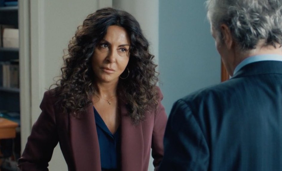 Prima puntata volata proprio.
Tema attuale e importantissimo.
#SabrinaFerilli bravissima, perfetta, come sempre si cuce addosso il personaggio, ci mette l'anima, cosa che solo una grande professionista come Lei può fare. 👏❤️
#ATestaAlta