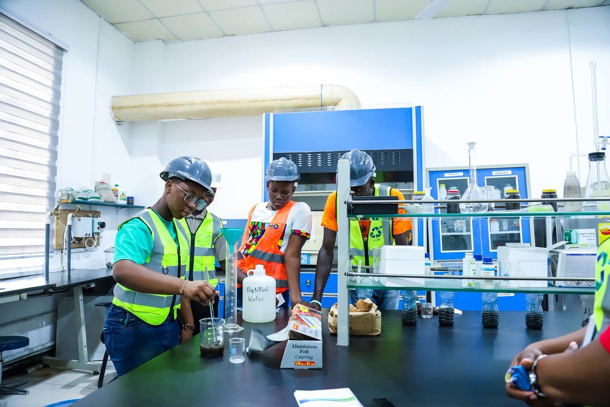 Kem45813880's tweet photo. When each person disposes waste correctly, the whole community benefits.
#ACARP #ZoomlionDeyWork
@accracompost @ZoomlionLtd
Lacey Burnley Ken Ofori Attah
31 UN https://t.co/4FqmgPX50G