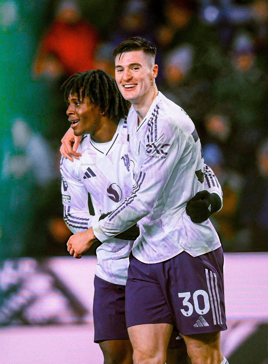 🚨🎙️ | Darren Fletcher on Benjamin Sesko: 

“I sat down with him yesterday and showed him videos of his movement and how the opportunities are going to come. He was FANTASTIC tonight.”