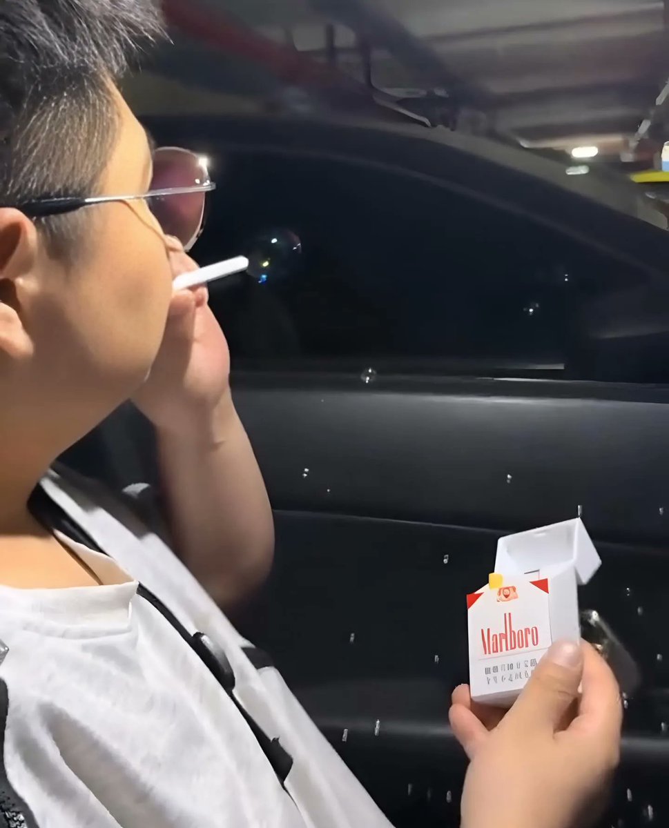 casaciadaka's tweet image. Pov: você teve um dia estressante mas não fuma: