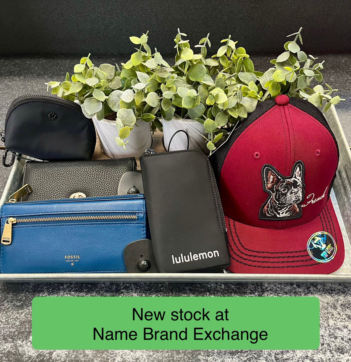 NameBrandEx's tweet photo. 🌿 New Arrivals! 
☮️ NW Corner Val Vista &amp; Southern
🍒 Open 10-8 ☮️ Buying 10-3 
 
#mesa #mesaaz #usedclothing #save #discount #fashion #localaz #local #arizona #thrifted #shoes #sneakers #sustainability #workout #athleticwear #accessories #boho #gym #fun #trendy #recycle https://t.co/ipeY11oaJp