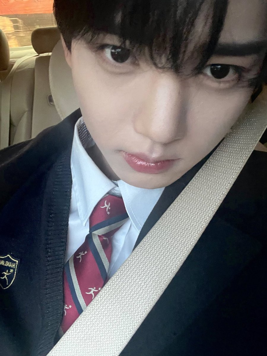 Issyoogurls's tweet image. Hanlim Graduation Day! 🎓
#KYUNGMIN #RYUSARANG #HANYUJIN #LEESEO