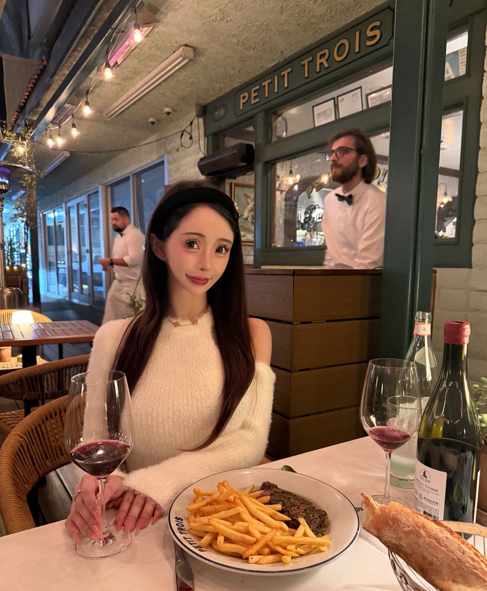 misakichi__gram's tweet photo. フレンチでワイン2本がぶ飲み🌉🍷💖 https://t.co/23JR9Jk2rp