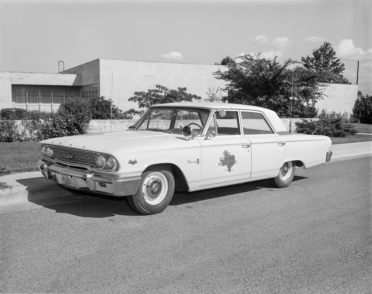 TxDPS's tweet image. Every day, @TxDPS Troopers patrol Texas roadways to ensure the safety of everyone who travels them. Our rides may look different today, but our mission remains the same: to protect and serve.

#TBT #ThrowbackThursday #ProtectAndServe #Texas #HighwayPatrol #TexasDPS