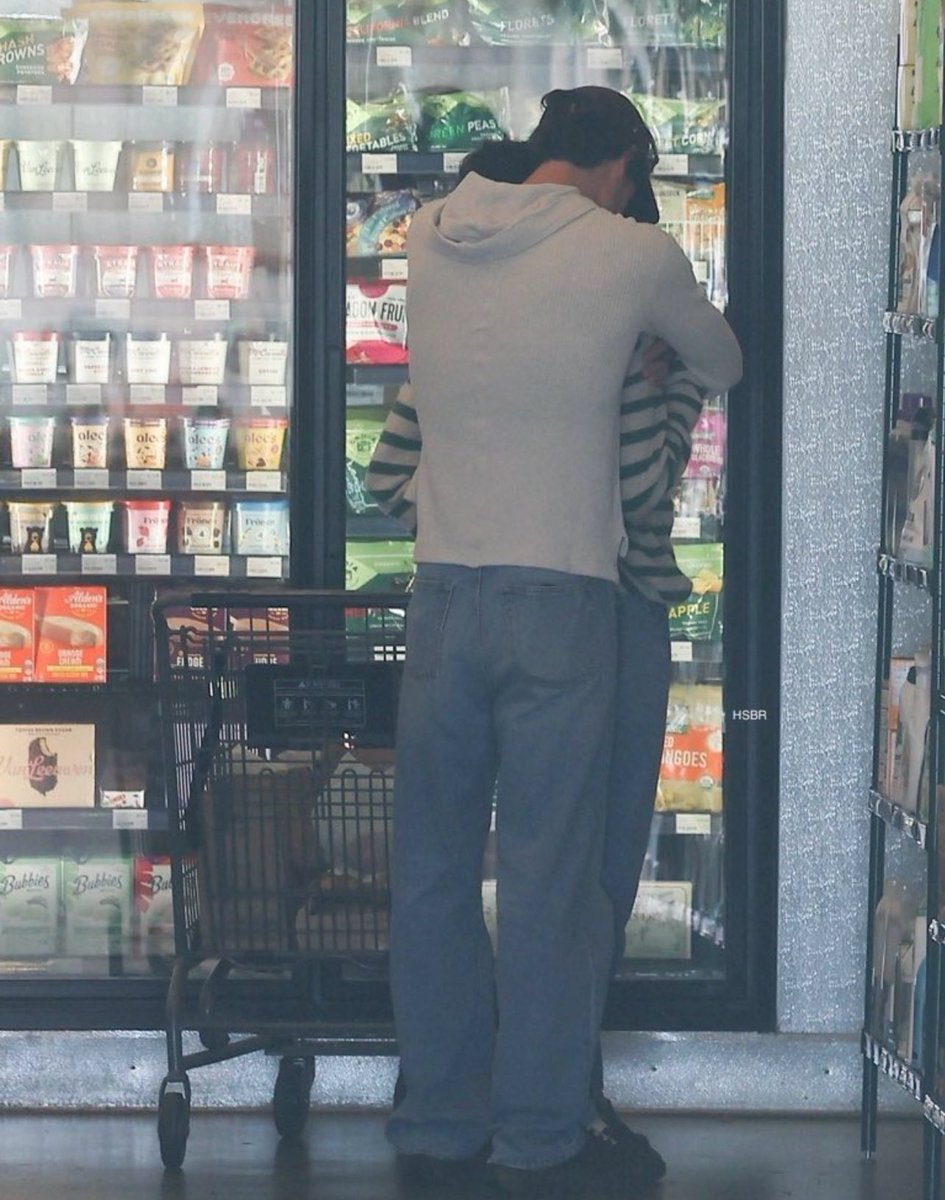 Acomet_'s tweet image. amo que as melhores fotos deles sempre são as próximas