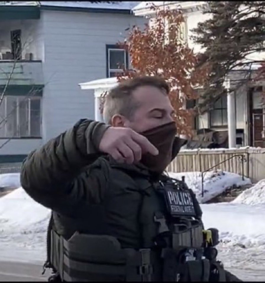 LePapillonBlu2's tweet image. Hey guys, this is the ICE Agent that shot and killed the innocent, unarmed woman who was shot in Minneapolis. Let’s Identify him!