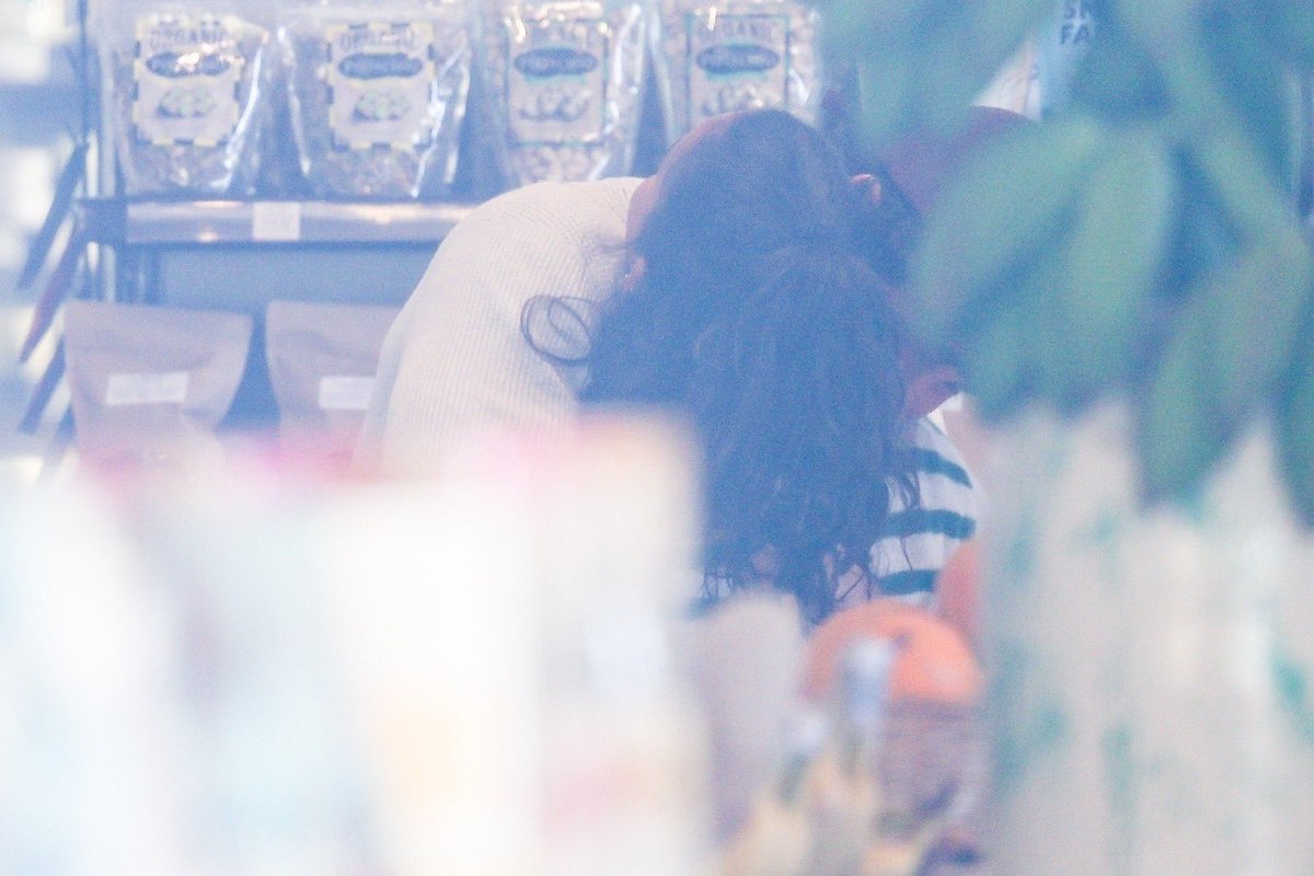 brunamarchive's tweet image. Grudinhos! 🤏🏽 🥹 || Bruna Marquezine e Shawn Mendes em LA!