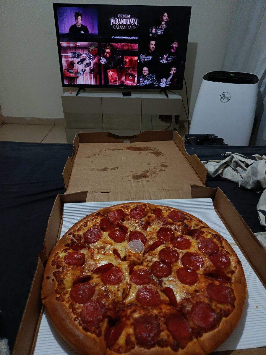 jonanawitch's tweet image. date com ele @LuzianoArts