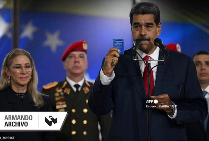 En medio de protestas ante la falta del CNE en la divulgación detallada de los resultados del #28J, Maduro recurrió al salvavidas del TSJ para pedir un inédito “recurso contencioso electoral”. ¿El resultado? Una falsa puesta en escena #ArmandoHistorias2024
bit.ly/3XBaeec