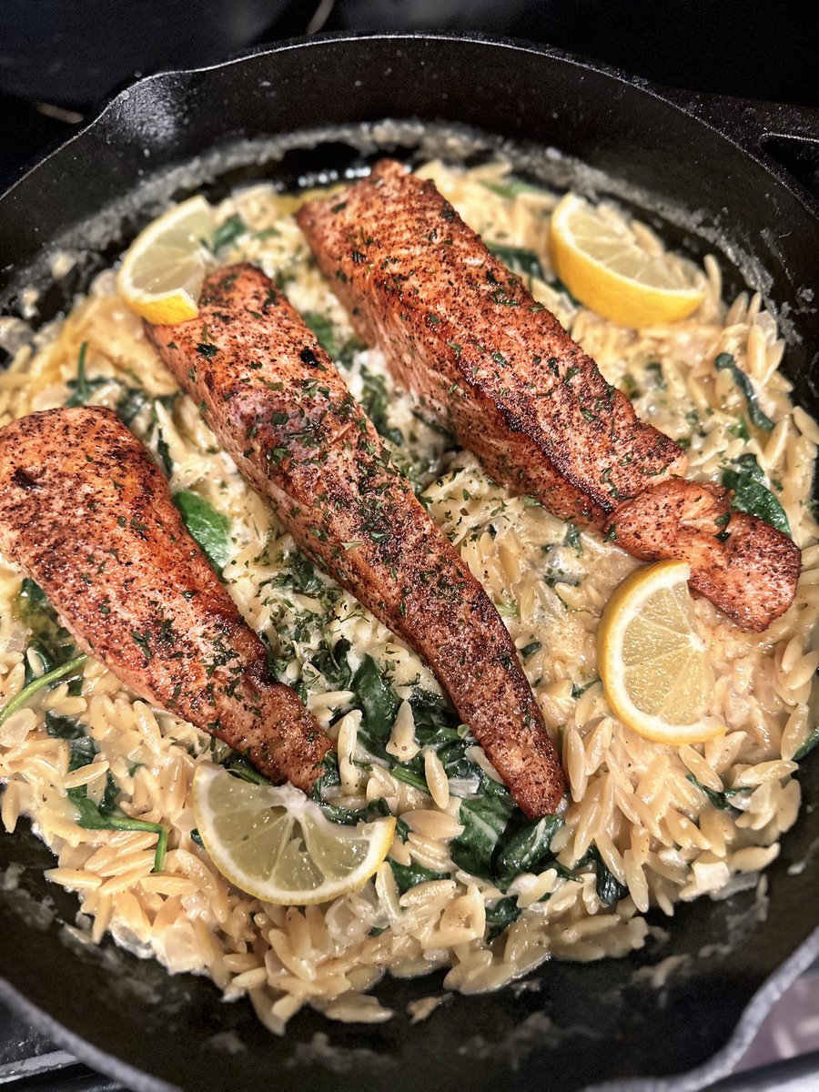 prmade313raised's tweet image. So good had to make it again but with salmon 🤌🏾