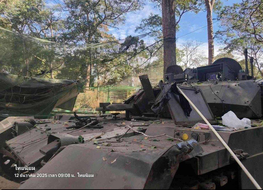 putnik833's tweet photo. Temu Tank😂🇨🇳
December 2025, Thailand-Cambodia border: Royal Thai Army VT-4 (Chinese Norinco) suffered a 125mm gun barrel rupture due to excessive use in combat. Crew injured, tank disabled.
Thailand now questioning the reliability of Chinese equipment. #MilitaryFail #VT4Tank https://t.co/17UqSwSt55