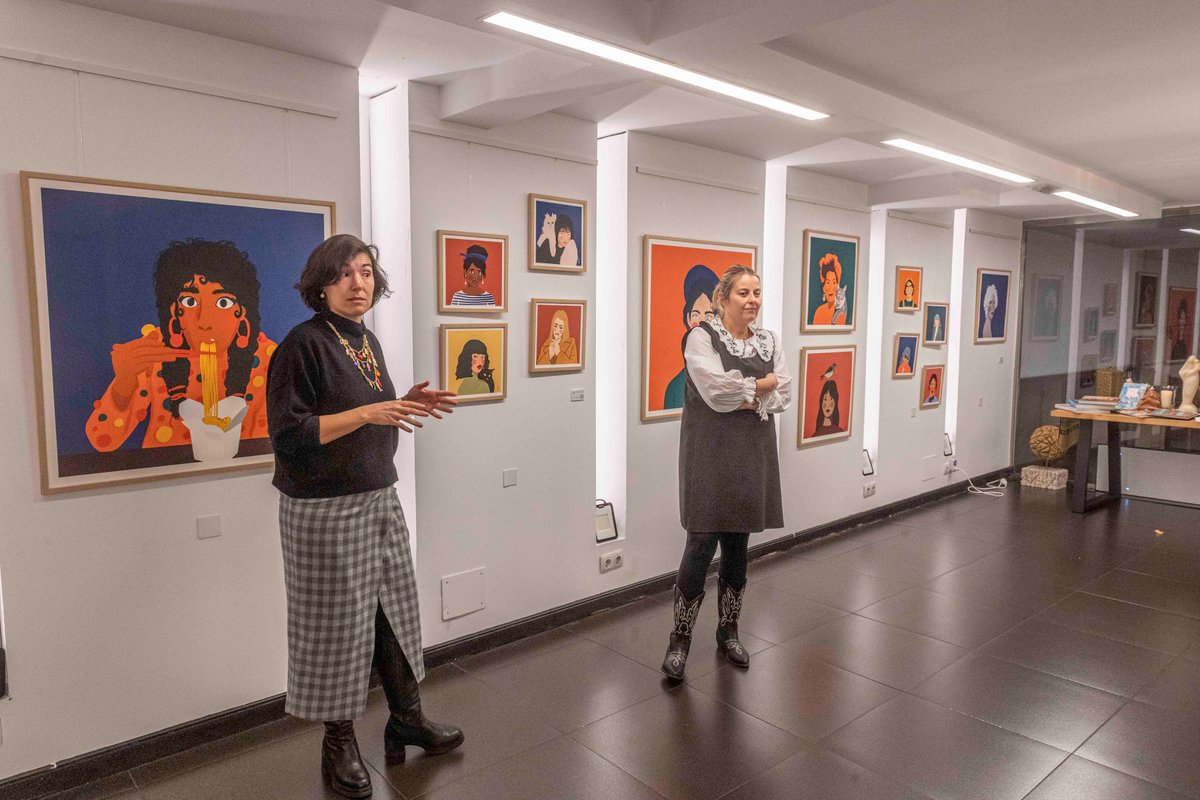 Torrelavega_es's tweet photo. 🖼Alba G-Castrillo muestra su trabajo en la exposición 'Las Damas', que se puede visitar en el Espacio Difusión (en horario comercial)
#exposición #AlbaGCastrillo #Torrelavega #Torrelaveganízate https://t.co/Qw08mPJSEB